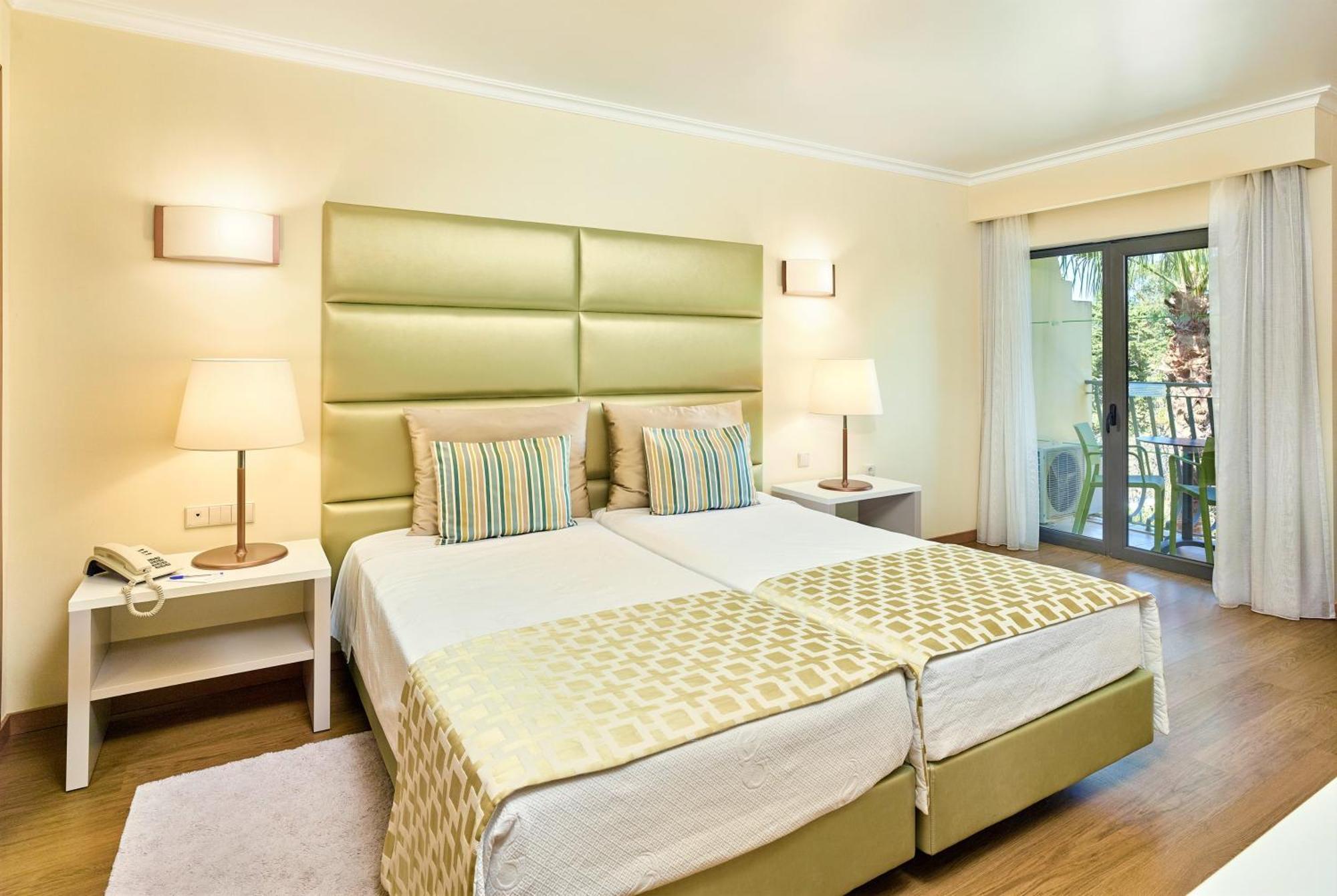 Deluxe Twin Room Land View