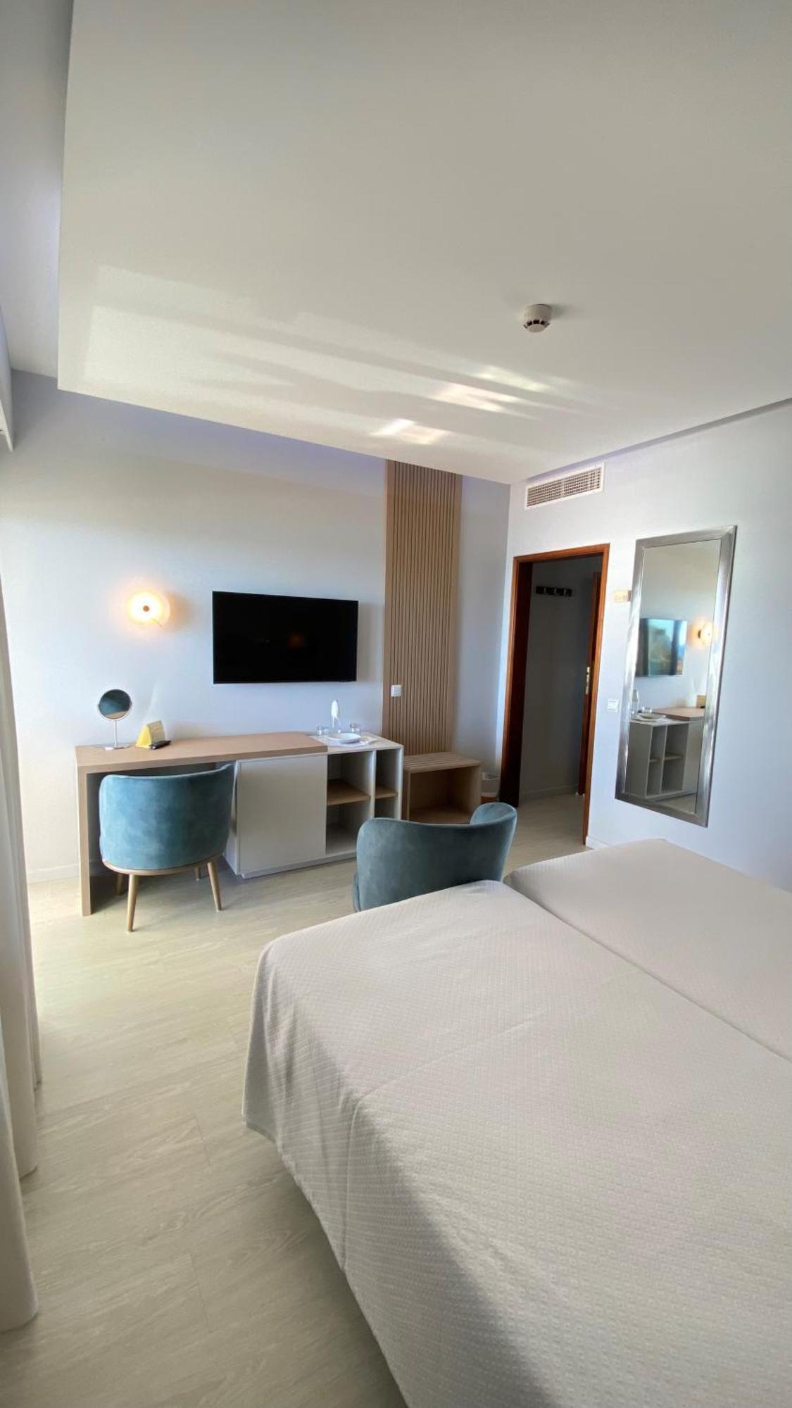 Twin Room Beach View