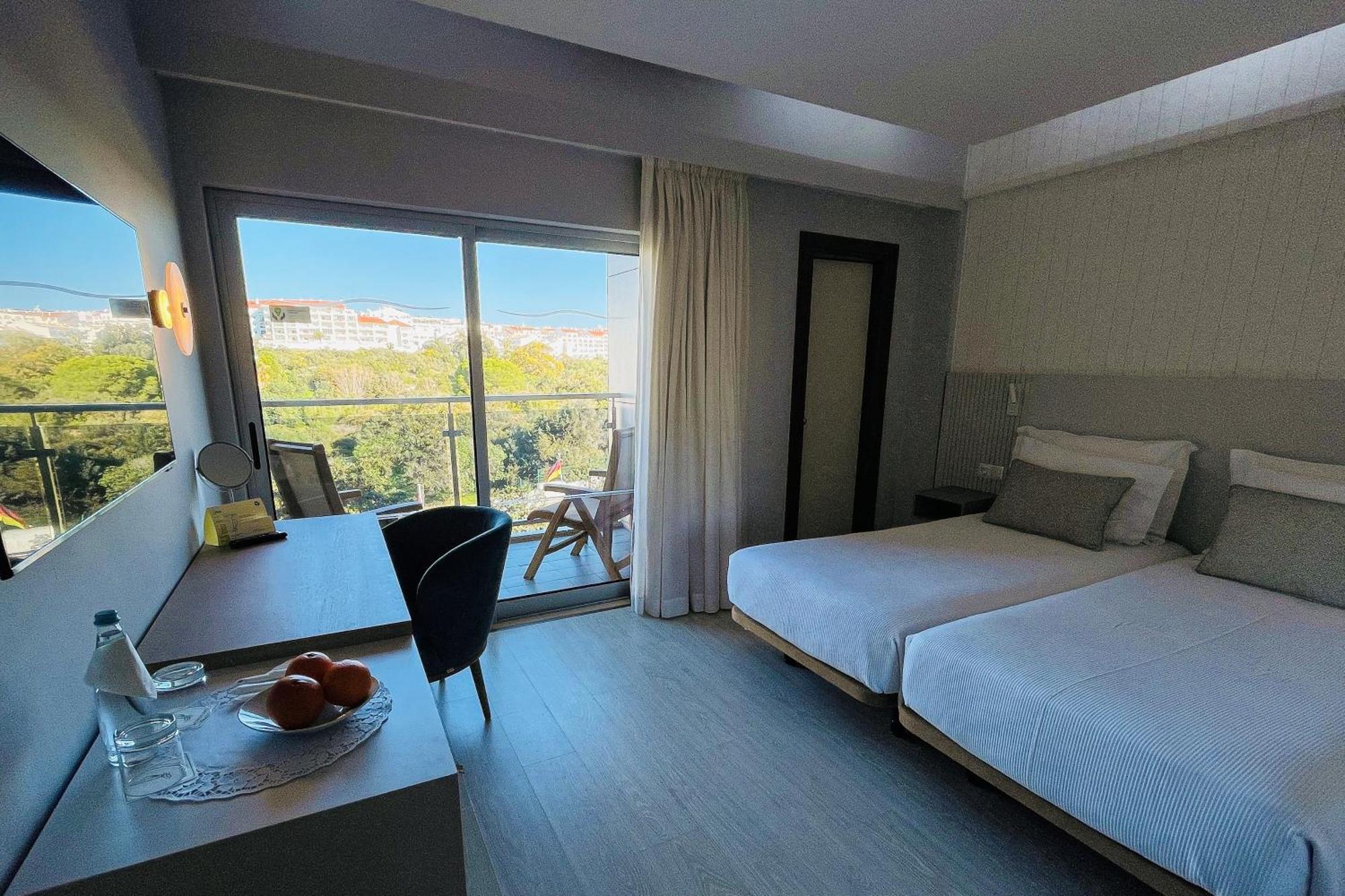 Twin Room Land View