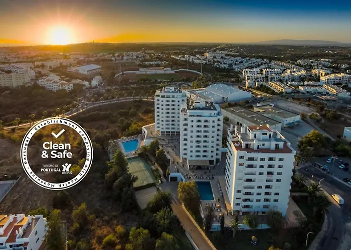 Hotel com parque aquático: Janelas Do Mar Apartamentos Turisticos